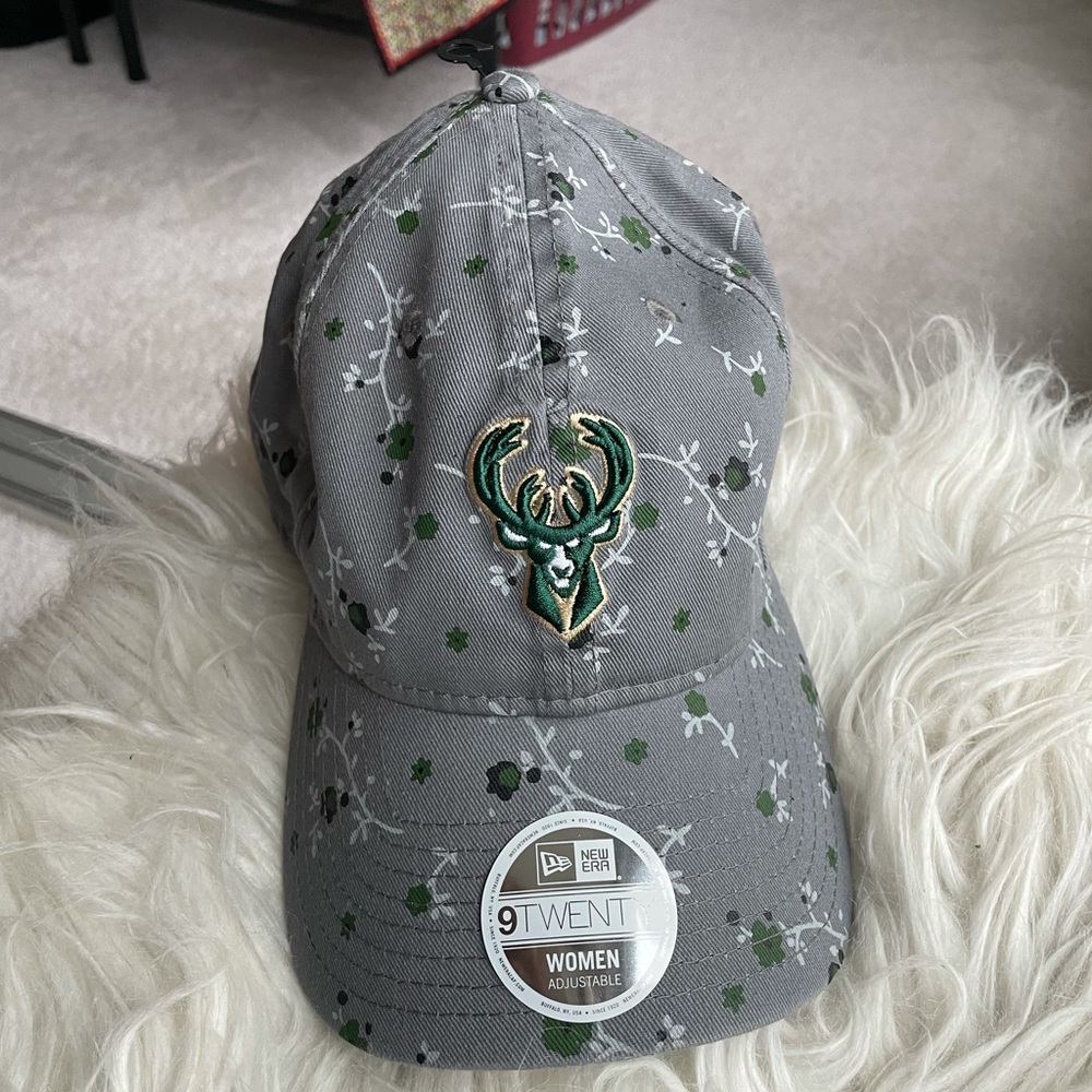 NWT Milwaukee Bucks Hat